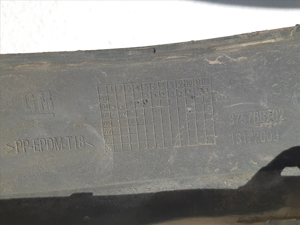 Bontásra: Opel Astra H Enjoy 1.6 benzin, hátsó lökhárító bal oldlai díszléc, lökhárító ív  13122009 375768302 4. kép