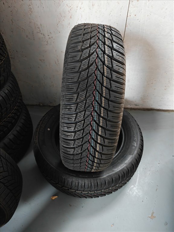  205/60 r16 Lassa téligumi pár ÚJ! 1. kép