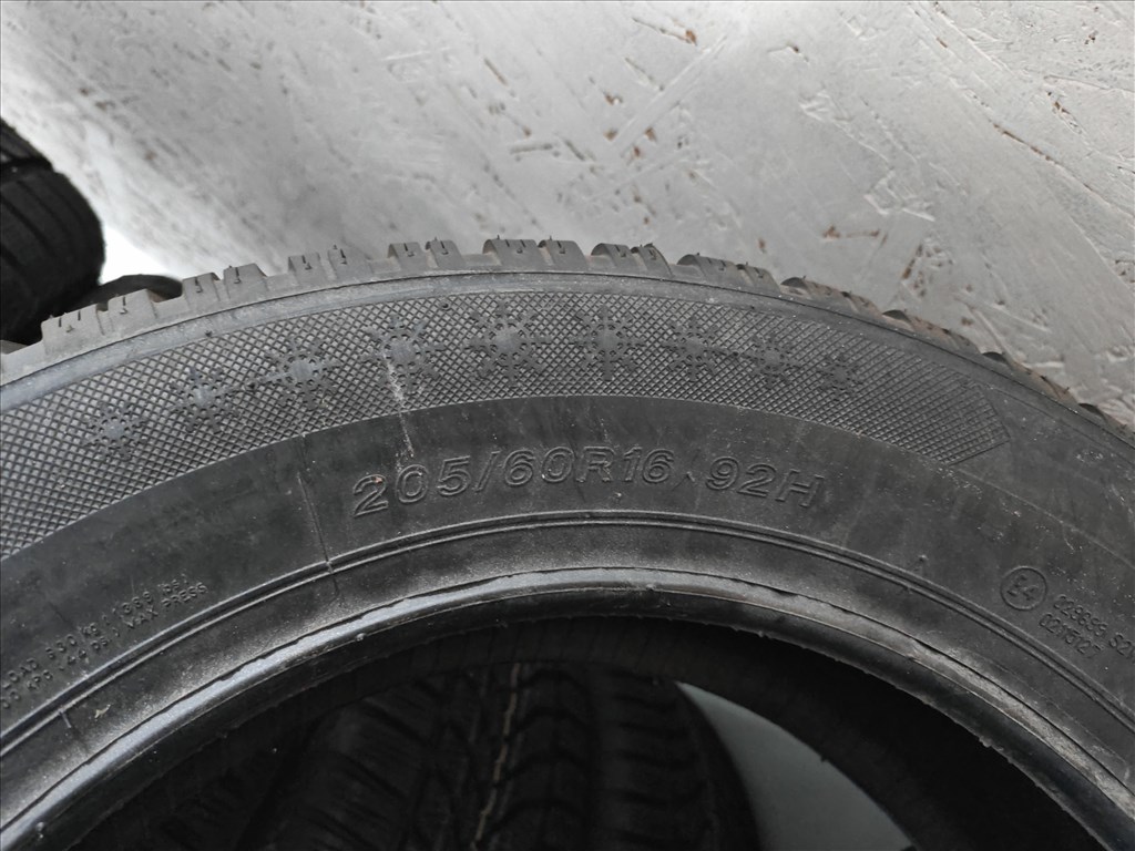  205/60 r16 Lassa téligumi pár ÚJ! 3. kép