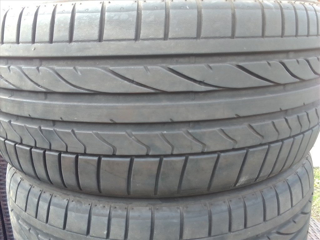  215/40R17 Bridgestone Potenza RE050A nyári gumi garnitúra 1. kép