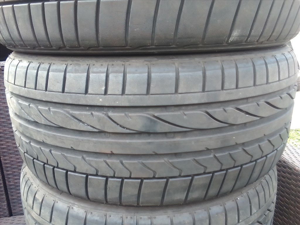  215/40R17 Bridgestone Potenza RE050A nyári gumi garnitúra 2. kép