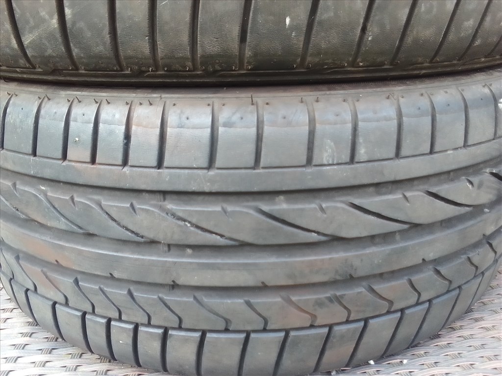  215/40R17 Bridgestone Potenza RE050A nyári gumi garnitúra 4. kép