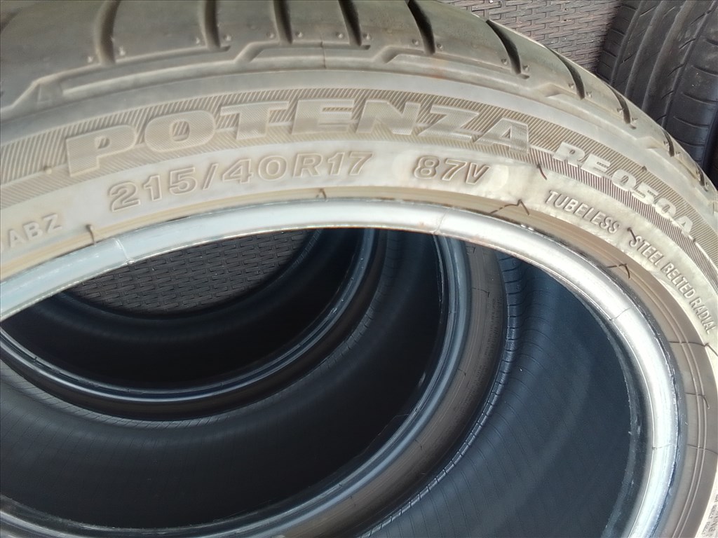  215/40R17 Bridgestone Potenza RE050A nyári gumi garnitúra 8. kép