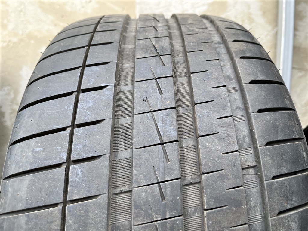  255/4018" új Vredestein nyári gumi 2. kép