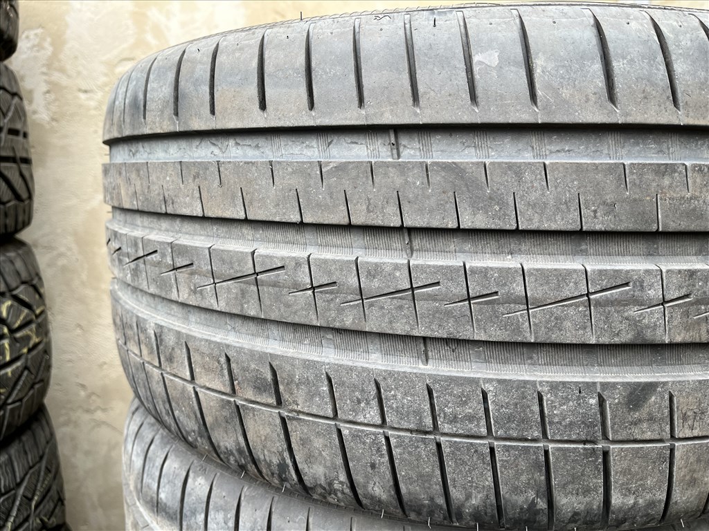  255/4018" új Vredestein nyári gumi 3. kép