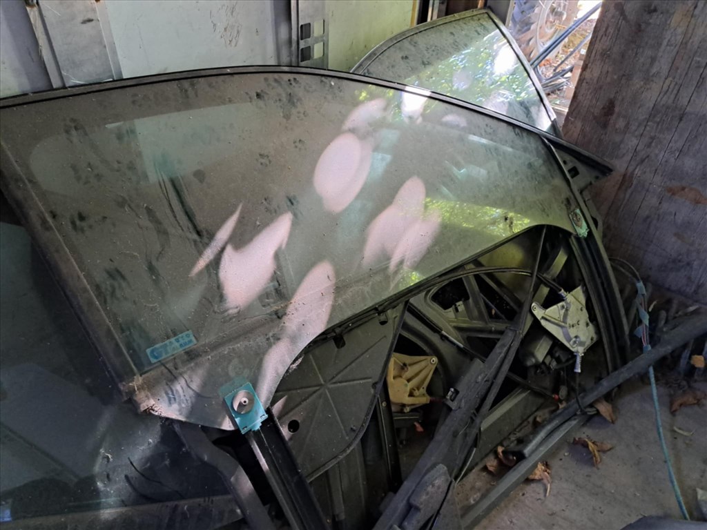 Audi A3 (8L) jobb első ablakemelő szerkezet motorral 3 ajtósé 1. kép