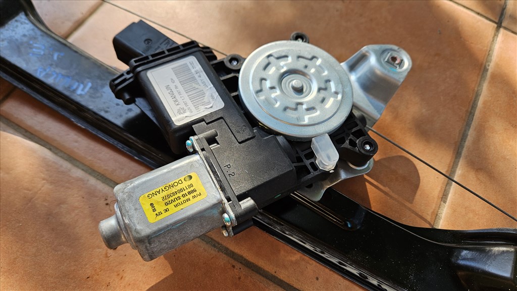 Opel Mokka Jobb első ablakemelő  2. kép