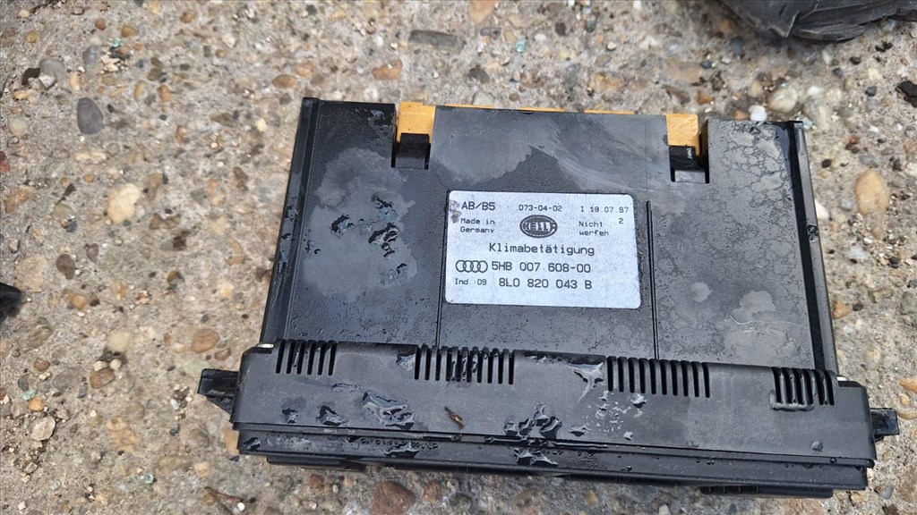 Audi A4 (B5 - 8D) fűtéspanel  3. kép
