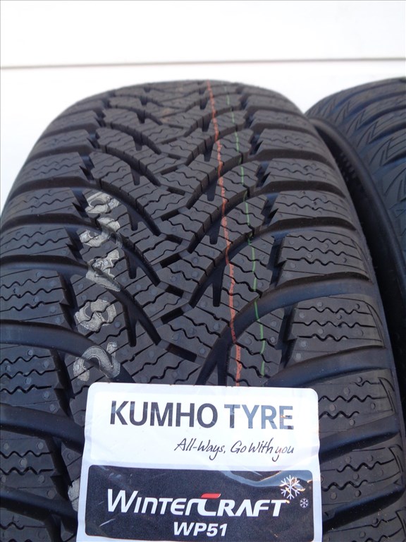 Új Kumho 185/55R14 téli gumi 2022-es eladó. 2. kép