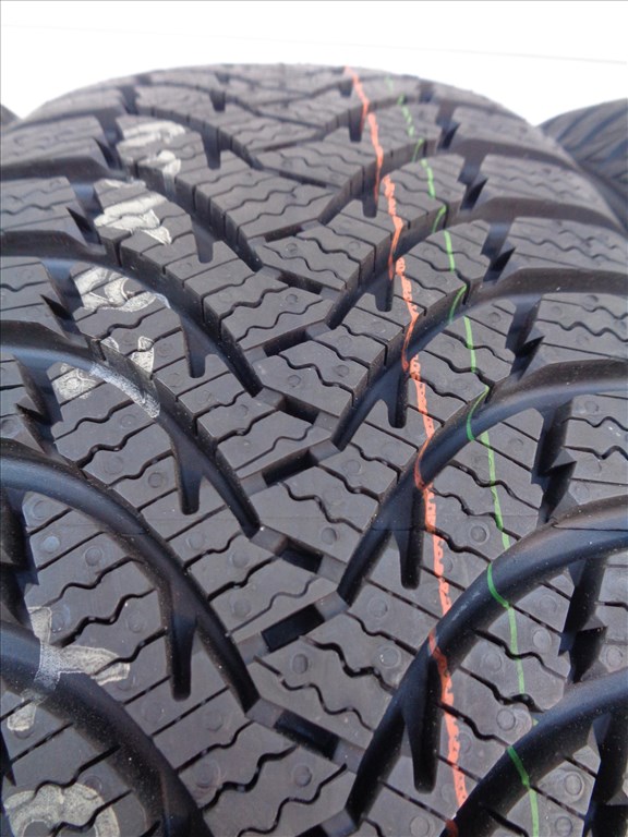 Új Kumho 185/55R14 téli gumi 2022-es eladó. 4. kép