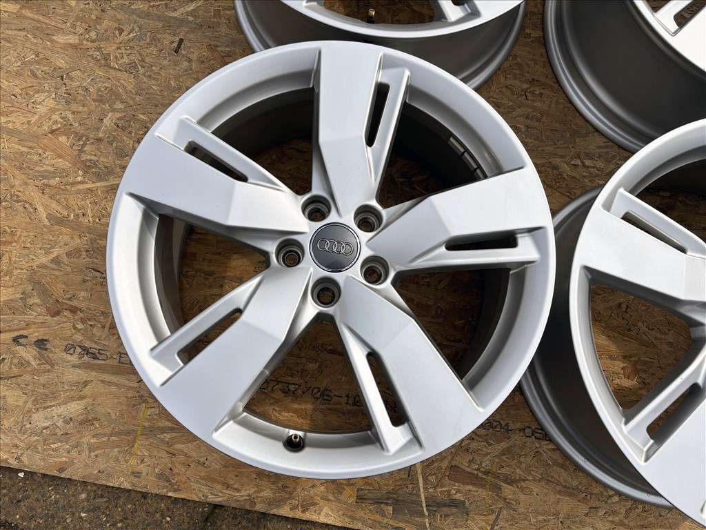 Audi Q5 19" 5x112 gyári alufelni eladó 19 coll A4 A6 A8 2. kép