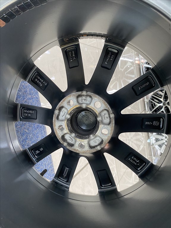 (3808) Volkswagen 18 gyári alufelni felni, 5x112, 255/60 gumi, Touareg 5. kép