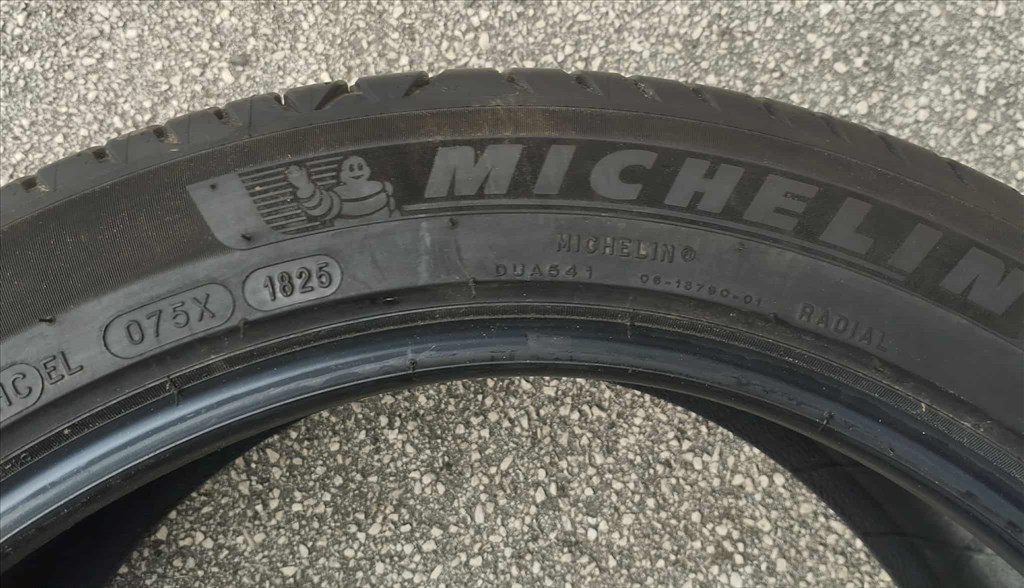 ÚJ 235/45 18 Michelin nyári gumi r18 " DOT25 4. kép
