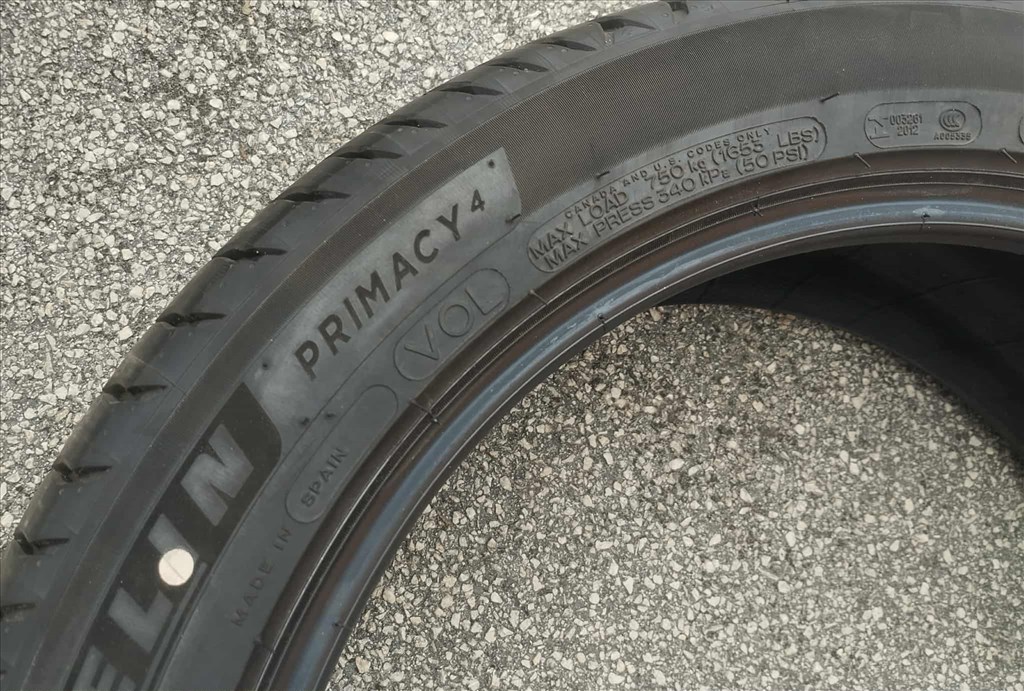 ÚJ 235/45 18 Michelin nyári gumi r18 " DOT25 6. kép