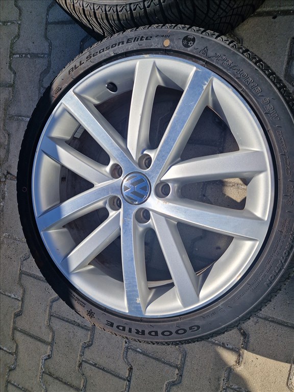 VW Golf 6 stb. 5x112 18" alufelni 225/40 Goodride négyévszakos gumikkal (26318) 5. kép
