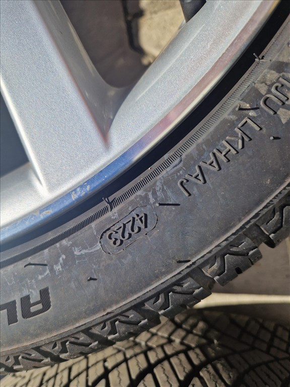  VW Golf 6 stb. 5x112 18" alufelni 225/40 Goodride négyévszakos gumikkal (26318) 7. kép