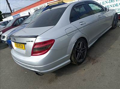 Mercedes C 350 (W204) bontott alkatrészei