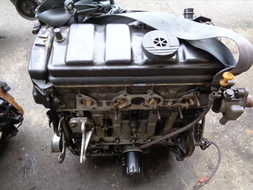 Citroën Xsara komplett motor  10fs8l 1. kép