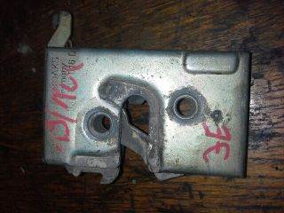 Volkswagen Passat B3 Jobb első Ajtózár *65330*