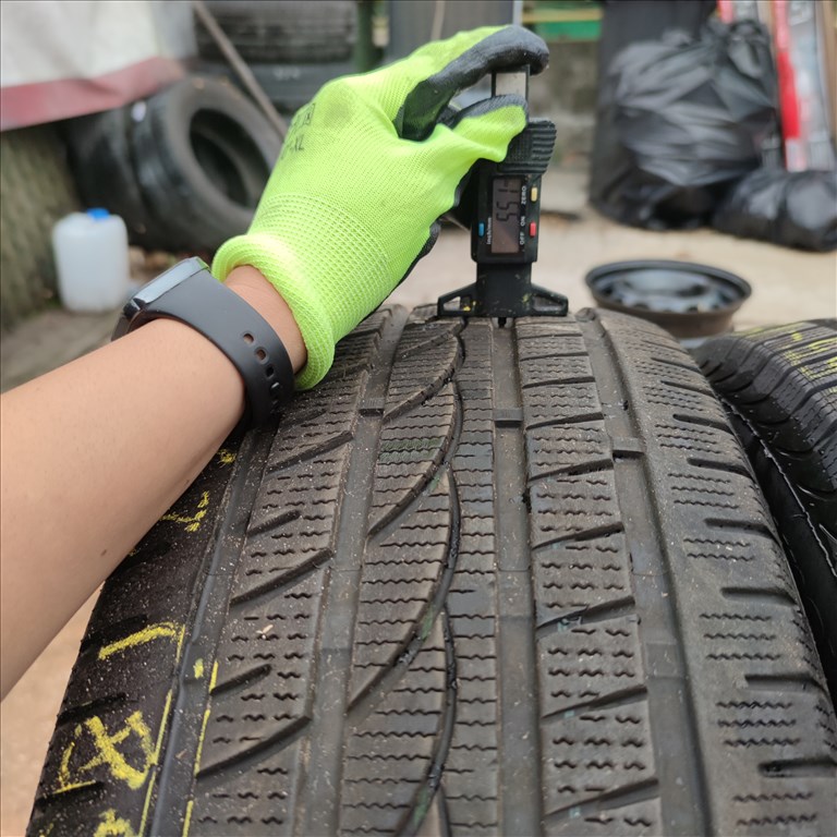  235/55 R19 Lanvigator téli gumi 89000ft a 4db/168/ 1. kép