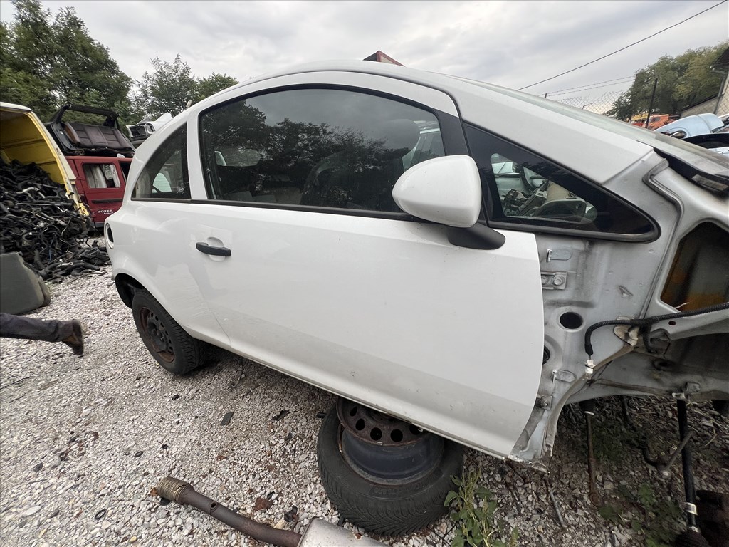 Opel Corsa C 1.4 Twinport alkatrészek eladó’ 2. kép