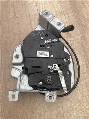 Volkswagen Caddy hátsó ajtó zár(2K5827201F)