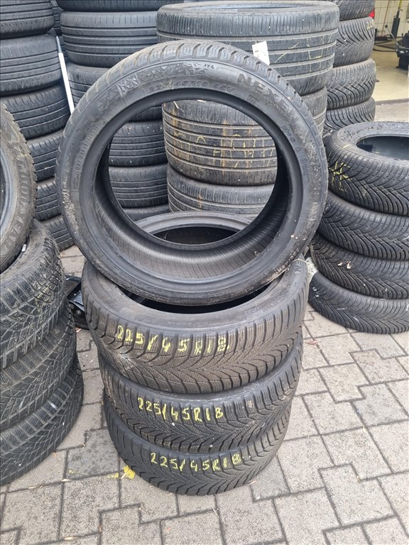  225/4518" újszerű Nexen WinGuard Sport 2 téli gumi 4db  2. kép