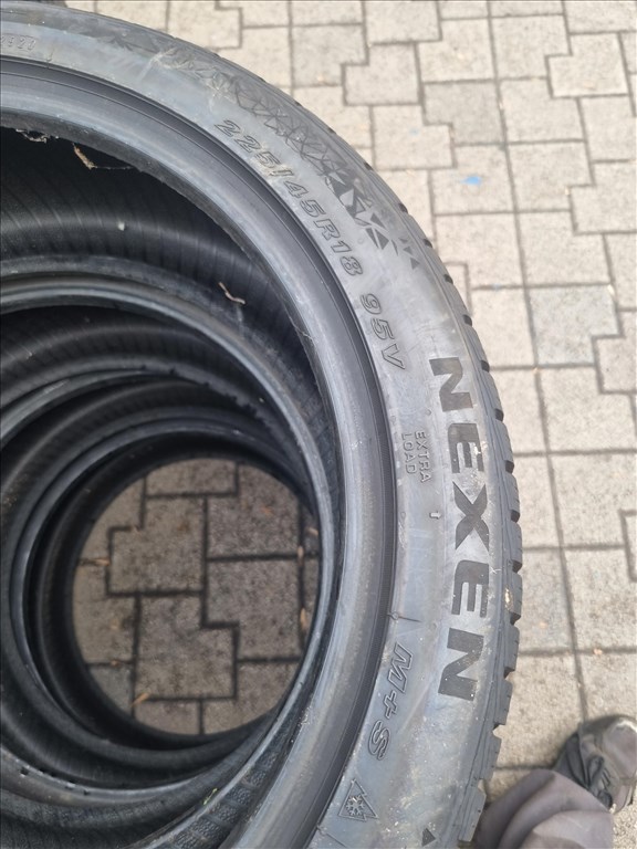  225/4518" újszerű Nexen WinGuard Sport 2 téli gumi 4db  5. kép