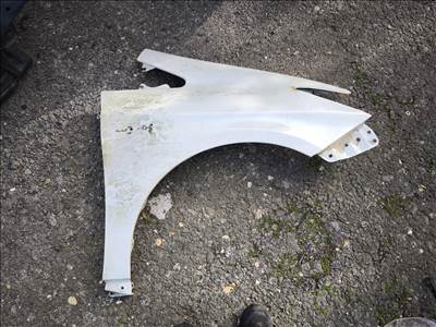 Toyota Prius+ jobb első sárvédő 