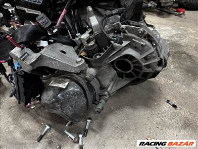 Renault Mégane III 1.5 dCi 90 FAP váltó JR5337  8201148937