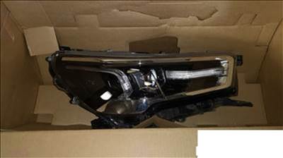 Toyota Hilux (N140/E150/E160/E170) fényszóró jobb 811500kp41