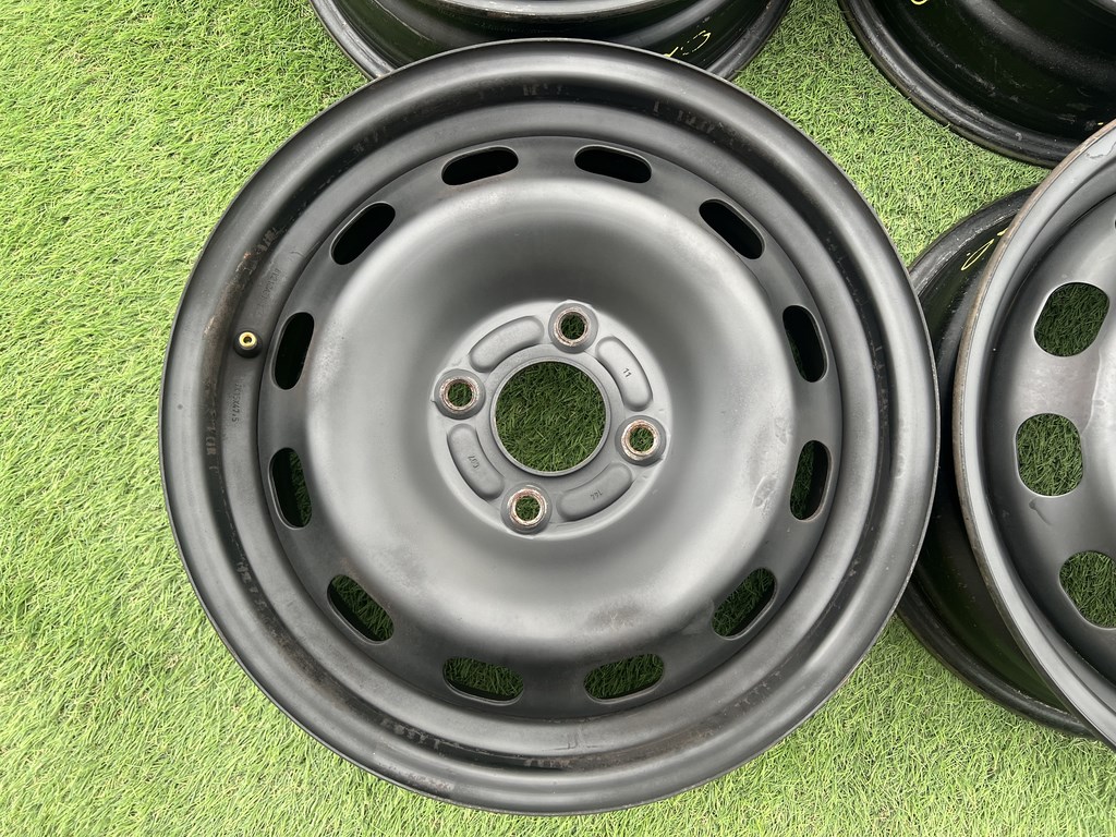 4x108 15" Ford gyári lemezfelni 6Jx15h2 ET47,5 2. kép