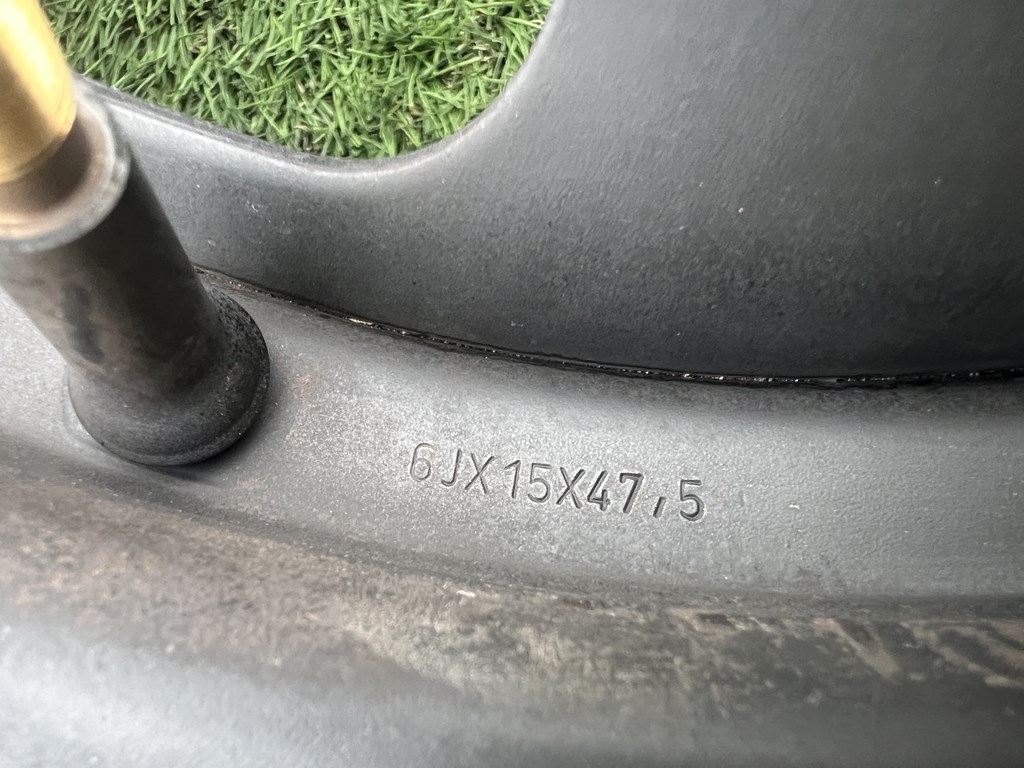 4x108 15" Ford gyári lemezfelni 6Jx15h2 ET47,5 6. kép