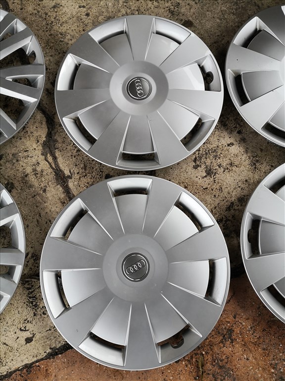 16-os Gyári Audi dísztárcsa 15000ft a 4db/7/ 1. kép
