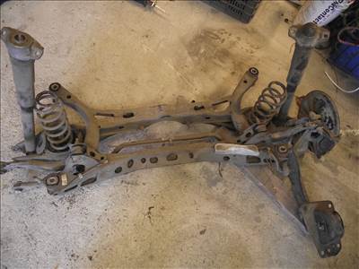 Volkswagen Passat B8 hátsó bölcső lengőkar 2015-