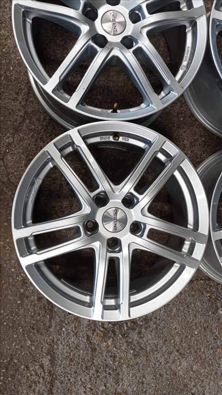  5x112 lyukosztású 7,5JJ 17" újszerű Dezent alufelni 2. kép