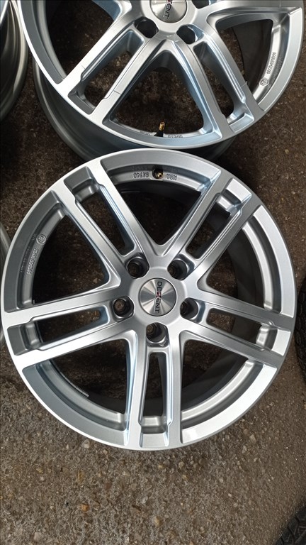  5x112 lyukosztású 7,5JJ 17" újszerű Dezent alufelni 3. kép