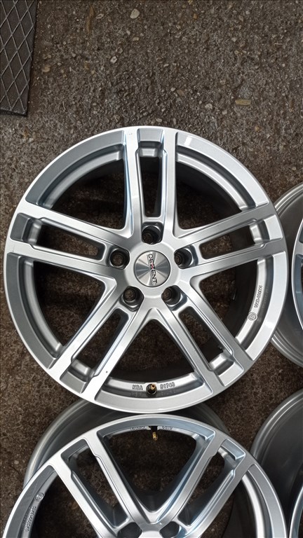  5x112 lyukosztású 7,5JJ 17" újszerű Dezent alufelni 5. kép