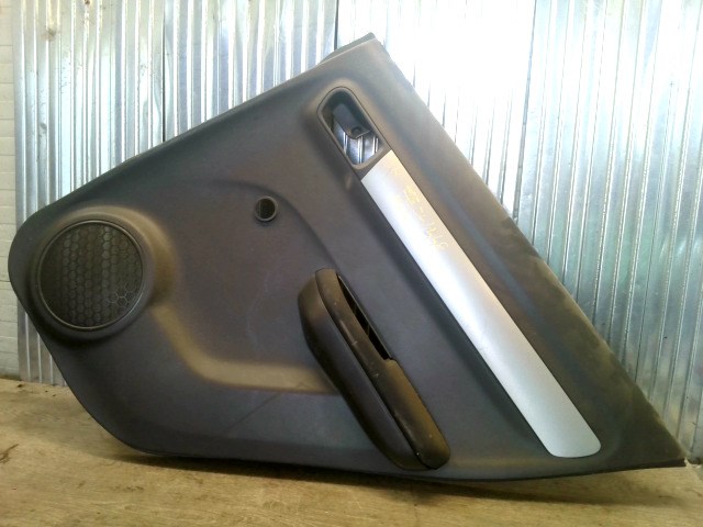 SUZUKI SWIFT 05-10 Jobb hátsó ajtó kárpit 1. kép