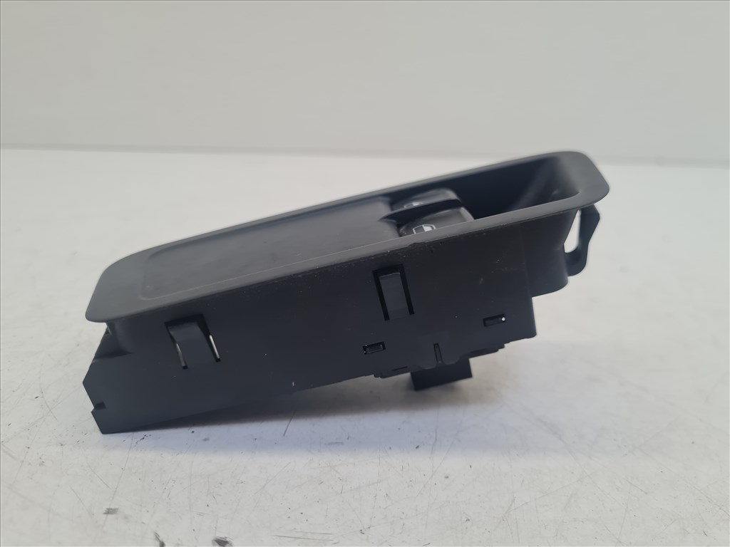 Volkswagen Golf VII bal első ablakemelő kapcsoló (3 ajtóshoz) (23737) 5g0959858b 5g1867255b 2. kép