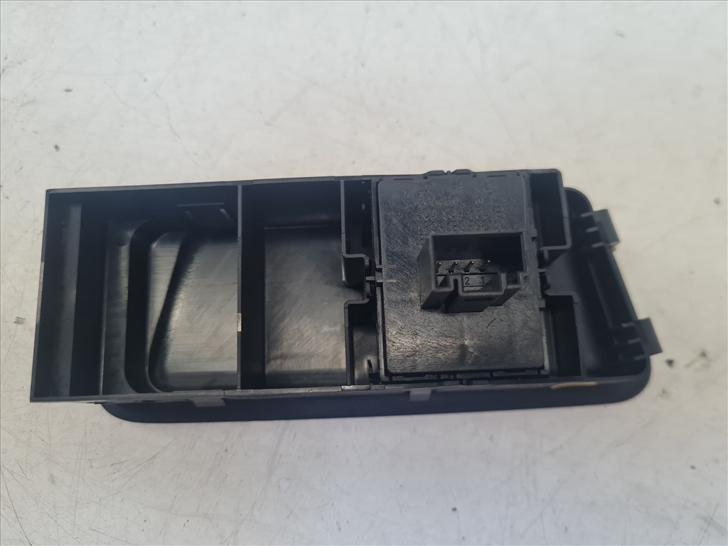 Volkswagen Golf VII bal első ablakemelő kapcsoló (3 ajtóshoz) (23737) 5g0959858b 5g1867255b 6. kép