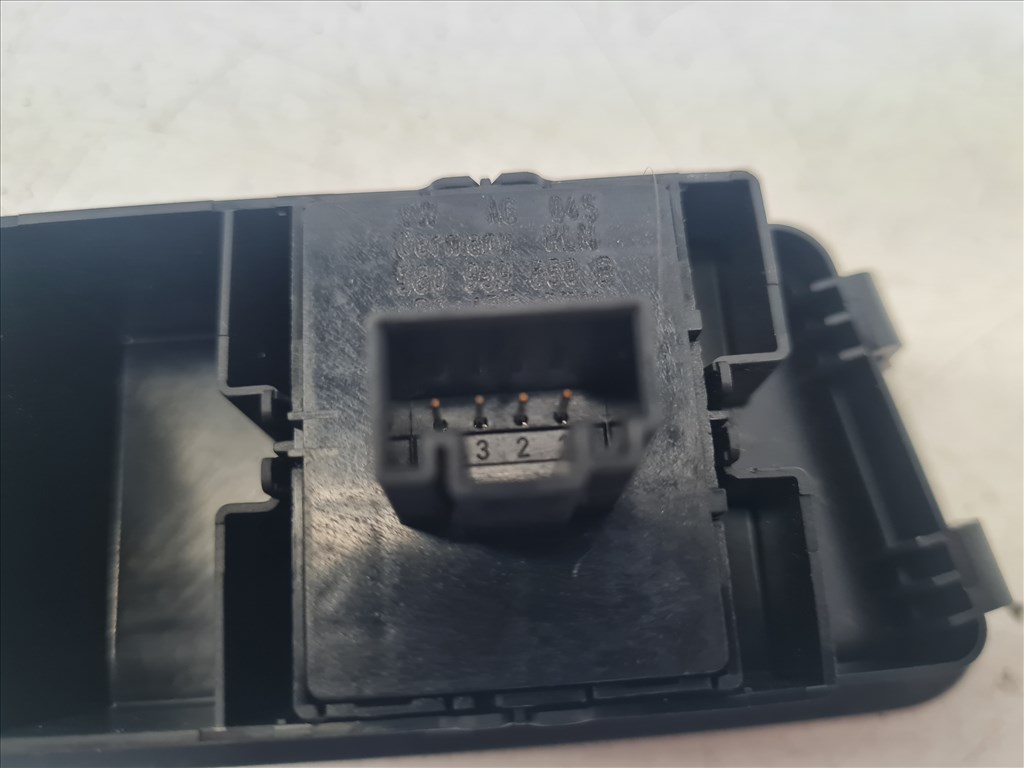 Volkswagen Golf VII bal első ablakemelő kapcsoló (3 ajtóshoz) (23737) 5g0959858b 5g1867255b 7. kép