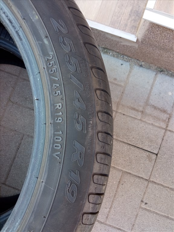  255/45R19" újszerű Pirelli Scorpion nyári gumi eladó 2db. 2. kép