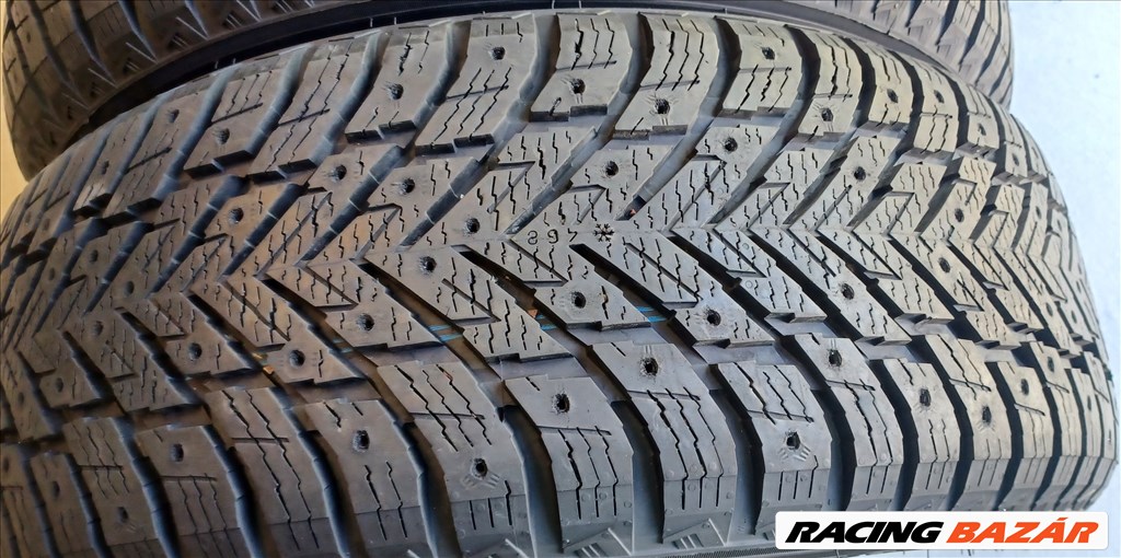 Nokian Hakkapeliitta10 SUV 235/55 R18 téli gumik 85e./4db.9,5mm 1. kép