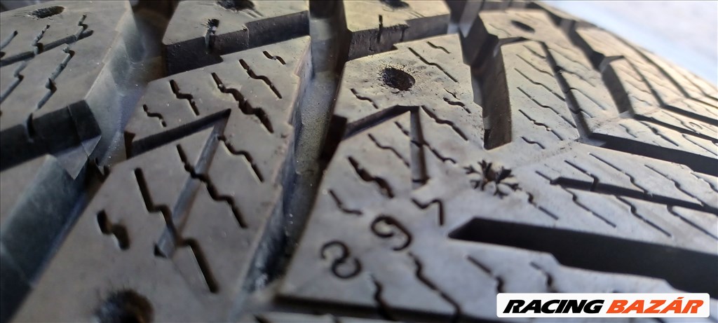 Nokian Hakkapeliitta10 SUV 235/55 R18 téli gumik 85e./4db.9,5mm 2. kép