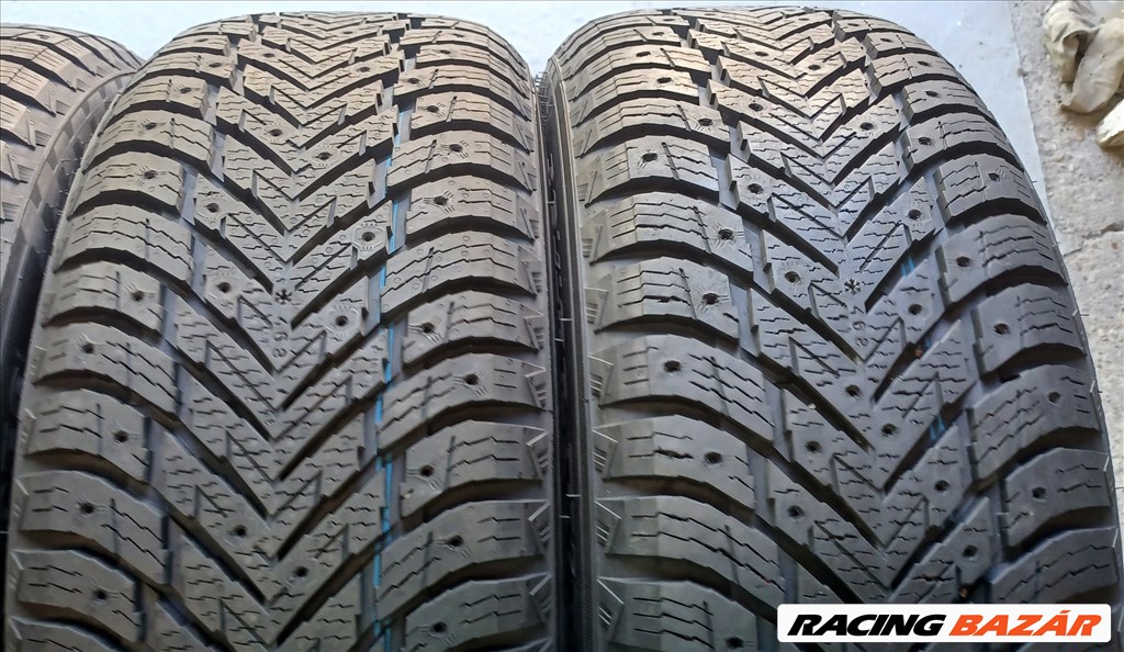 Nokian Hakkapeliitta10 SUV 235/55 R18 téli gumik 85e./4db.9,5mm 4. kép