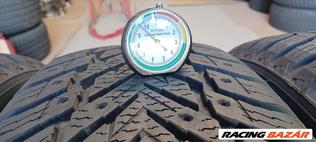 Nokian Hakkapeliitta10 SUV 235/55 R18 téli gumik 85e./4db.9,5mm 7. kép