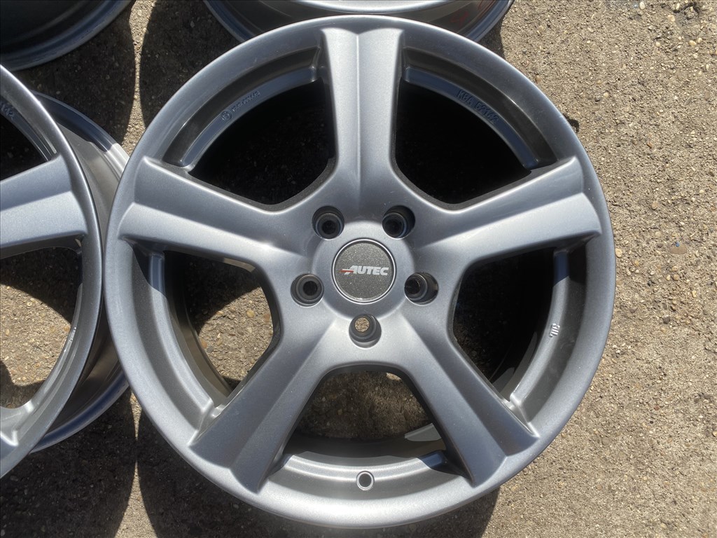  5x112 lyukosztású 7JJ 17" újszerű Autec alufelni 2. kép