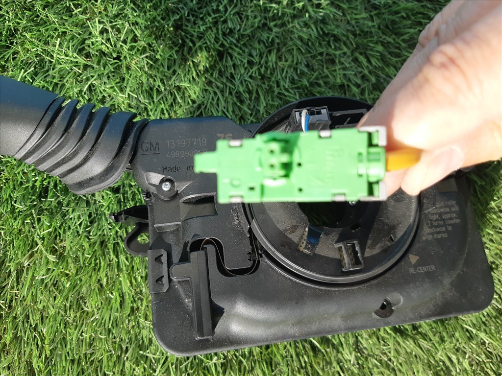 Bontásra: Opel Astra H Enjoy 1.6 benzin, bajuszkapcsoló, kormánykapcsoló  13197719 203781 8. kép