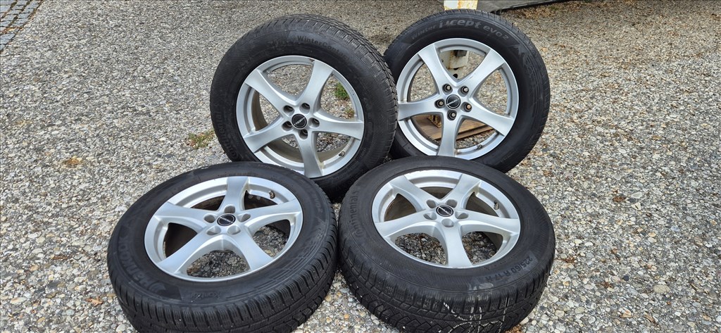  5x114.3 lyukosztású 17" használt Borbet alufelni, rajta 225/60 használt Continental téli gumi  6. kép